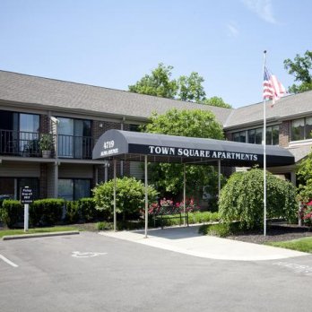 Towne Square apartment entrance with cover